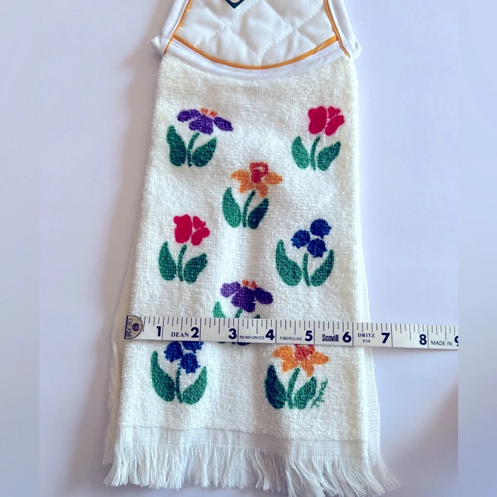 Vintage Multicolor Spring Floral Kitchen Towel Set .  New with Tags.